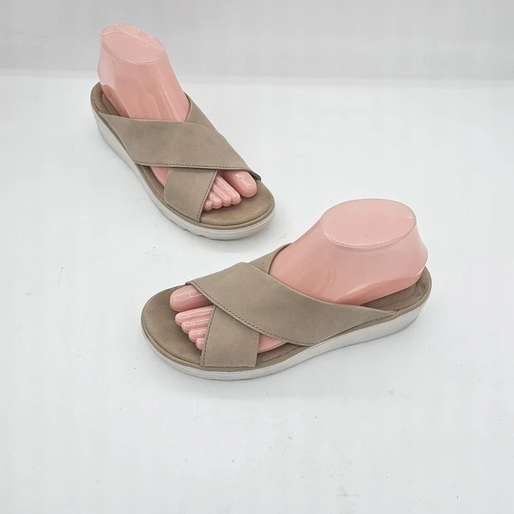 Clarks Jillian Gem Wedge Sandals Beige Leather Size 8 US